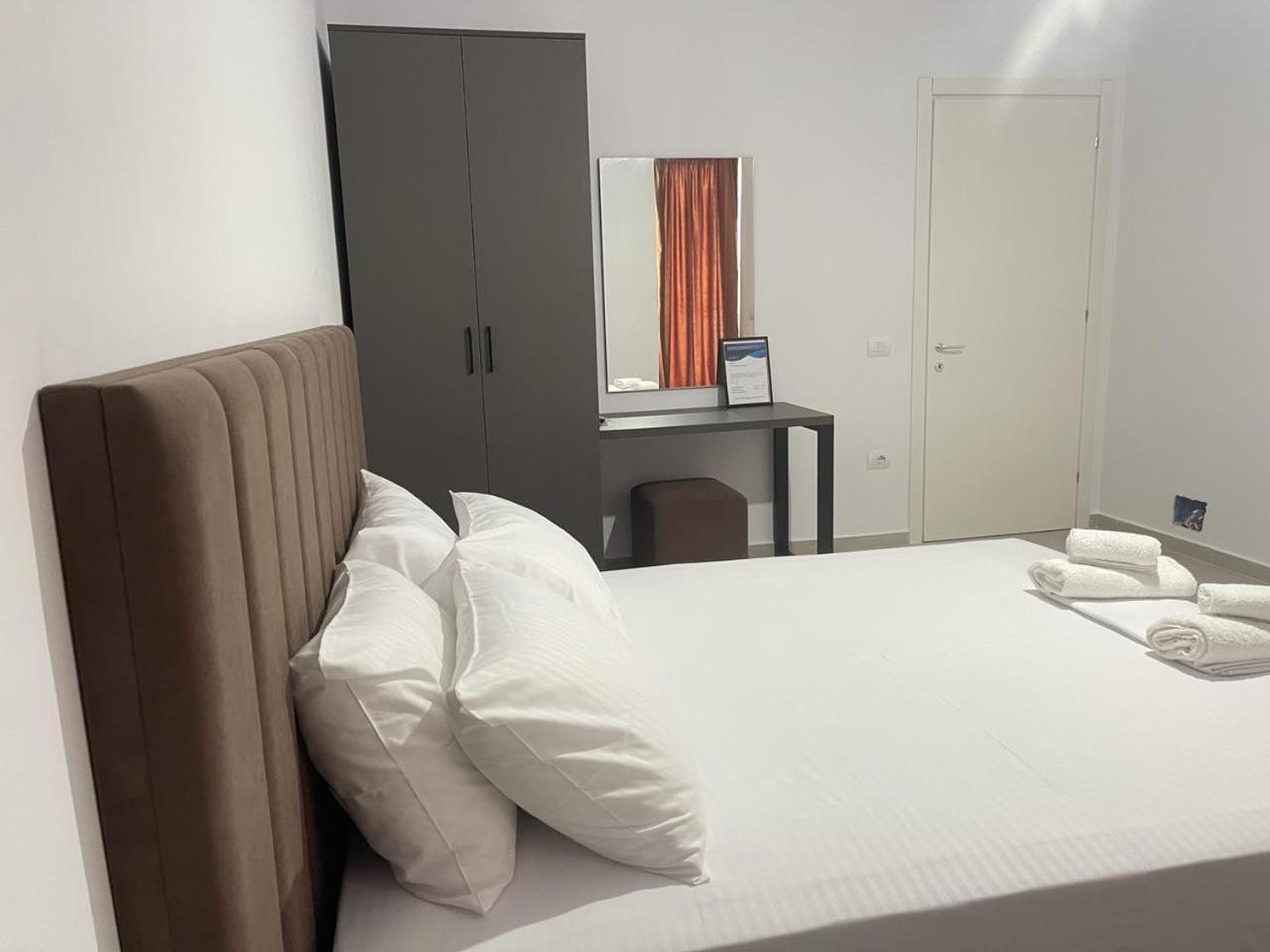 Sunrose Residences Sarandë Eksteriør billede